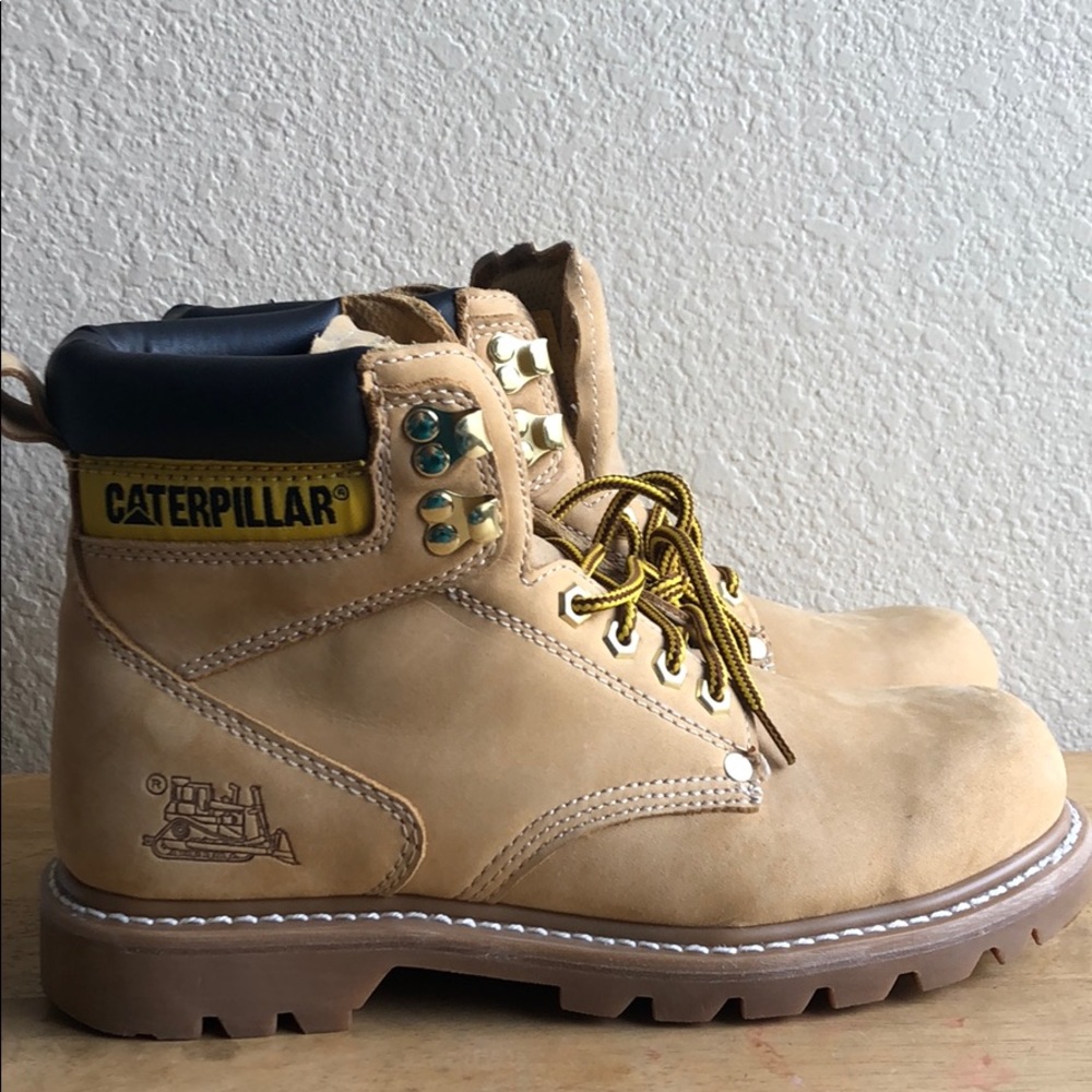 Caterpillar Work Boots Tan Size 8.5  No Steel toe
